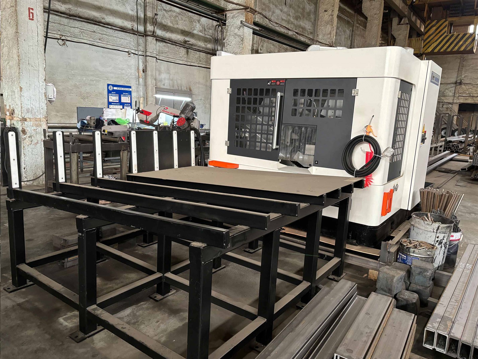 High-speed cutting machine for cutting copper rods High-speed cutting machine for cutting copper rods